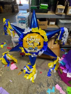 Minions star bola piñata