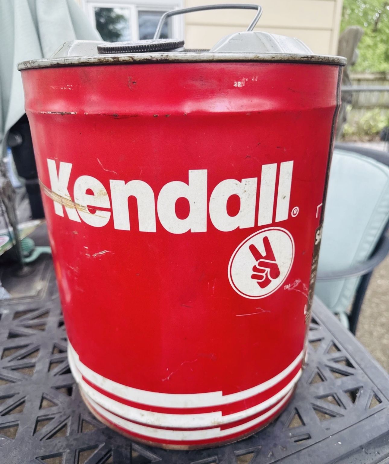 KENDALL (RED) Peace Victory Hand 5 GALLON OIL CAN Empty Weathered Two Metal