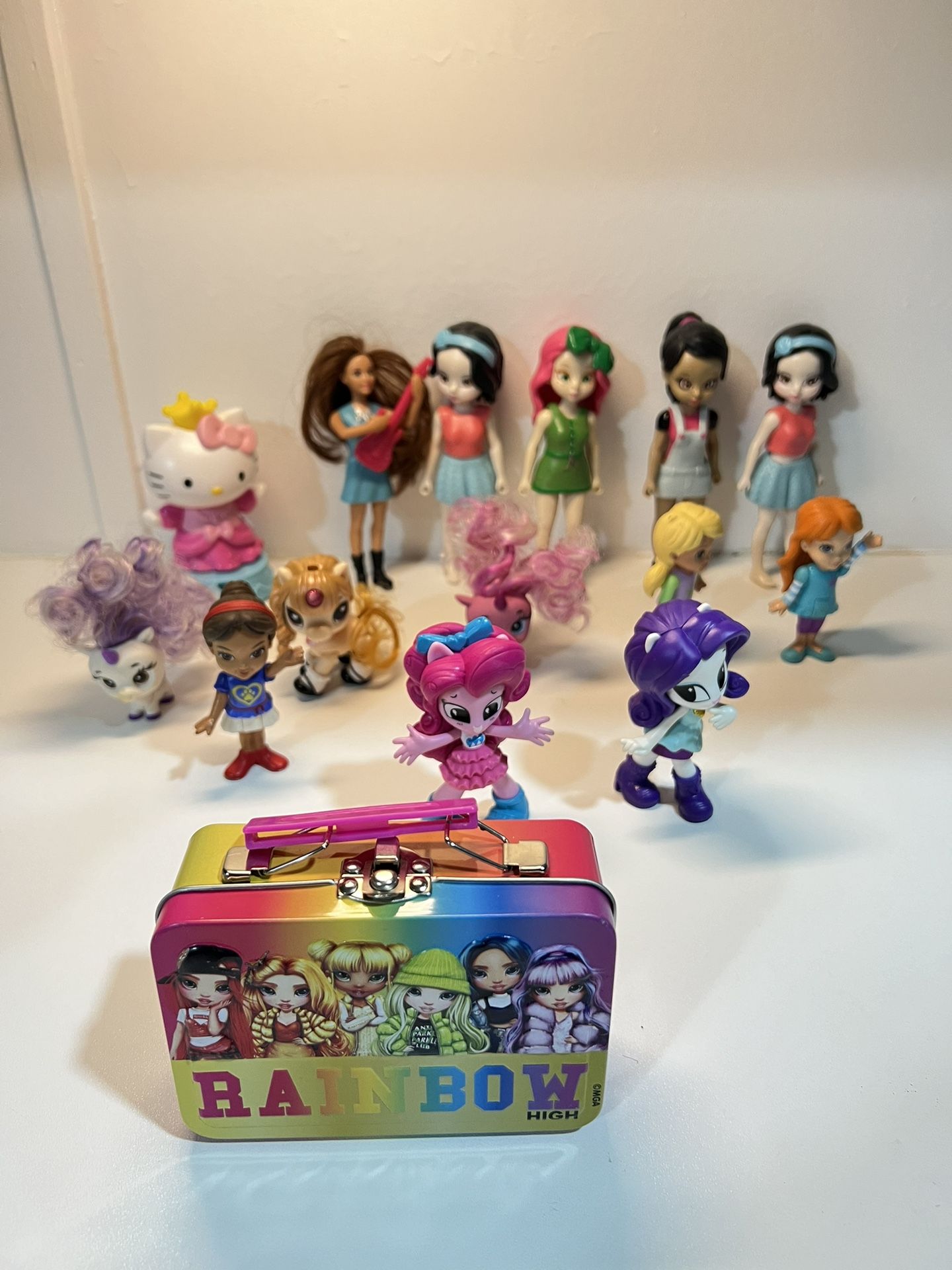 Lot miscellaneous toys for girls