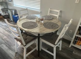 beautiful family table with 4 chairs