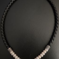 Single Leather And Pearl Necklace 