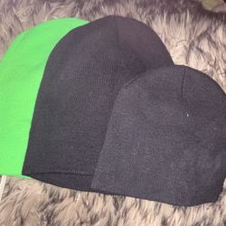 3 Beanies 