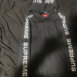 Supreme Hoodie