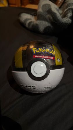Poke ball tin- ultra ball