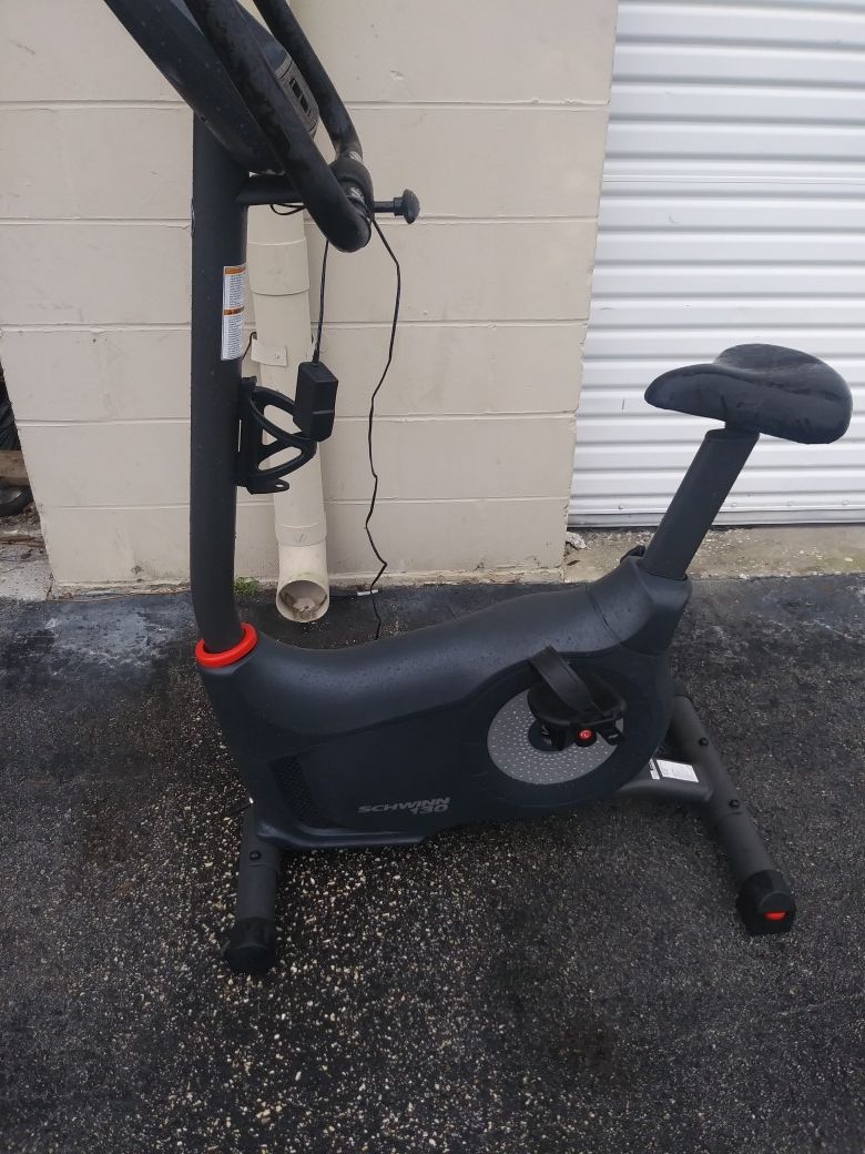 Schwinn 130 upright bike