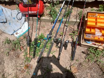6rods and reels, net, 2 takleboxs, plus live floating bait box