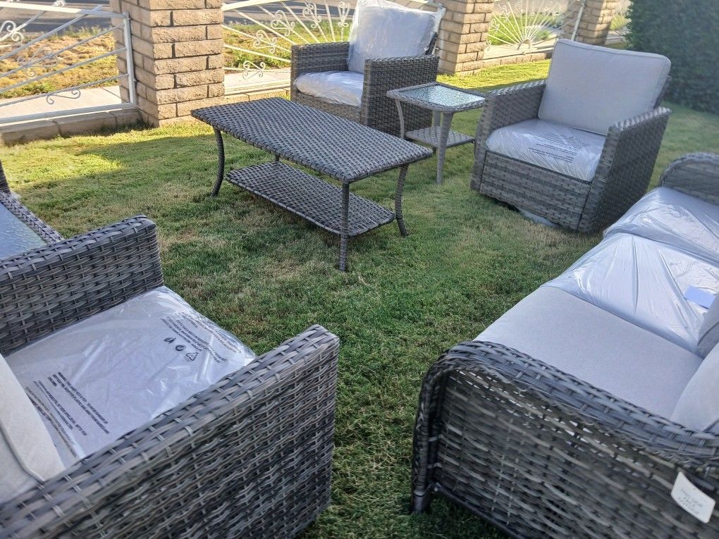 Brand New Patio Set