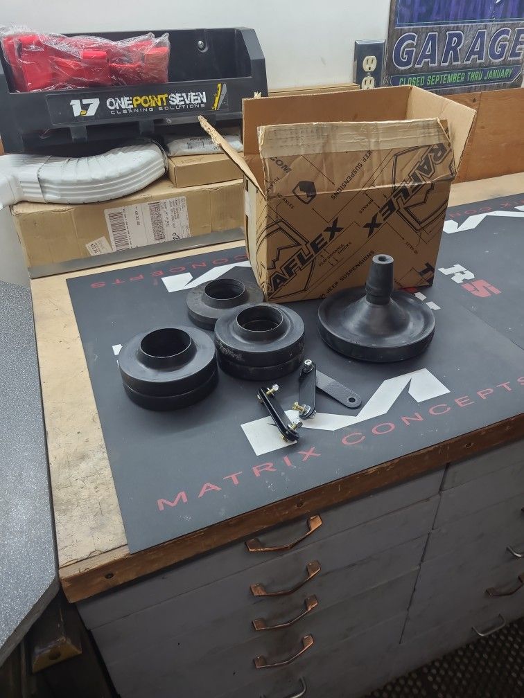 Jeep Wrangler JK Puck lift parts.