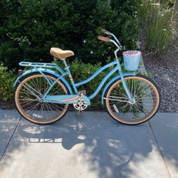 26” Huffy Nassau Ladies Light Blue Beach Cruiser 