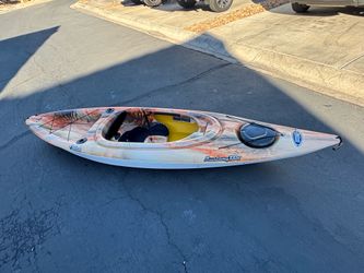 Pelican 10’ Kayak and Paddle