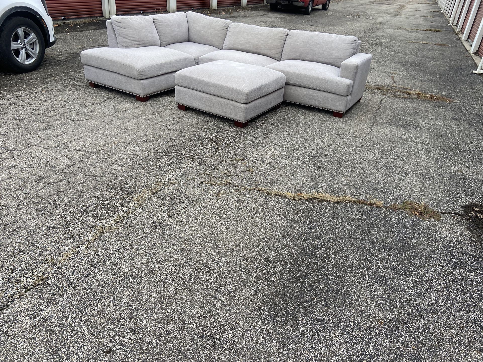 Nice Gray Sectional With Ottoman (free Delivery)