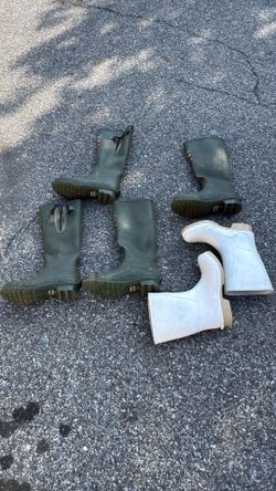 Fishing boots price is for all of them