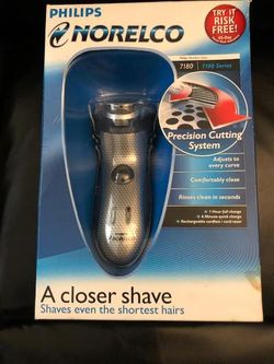 NEW - Rechargeable Norelco Shaver - See Description