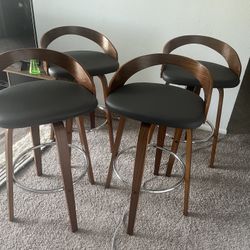 Bar stool : walnut / Gray