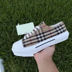Brown Burberry Converse Low top 