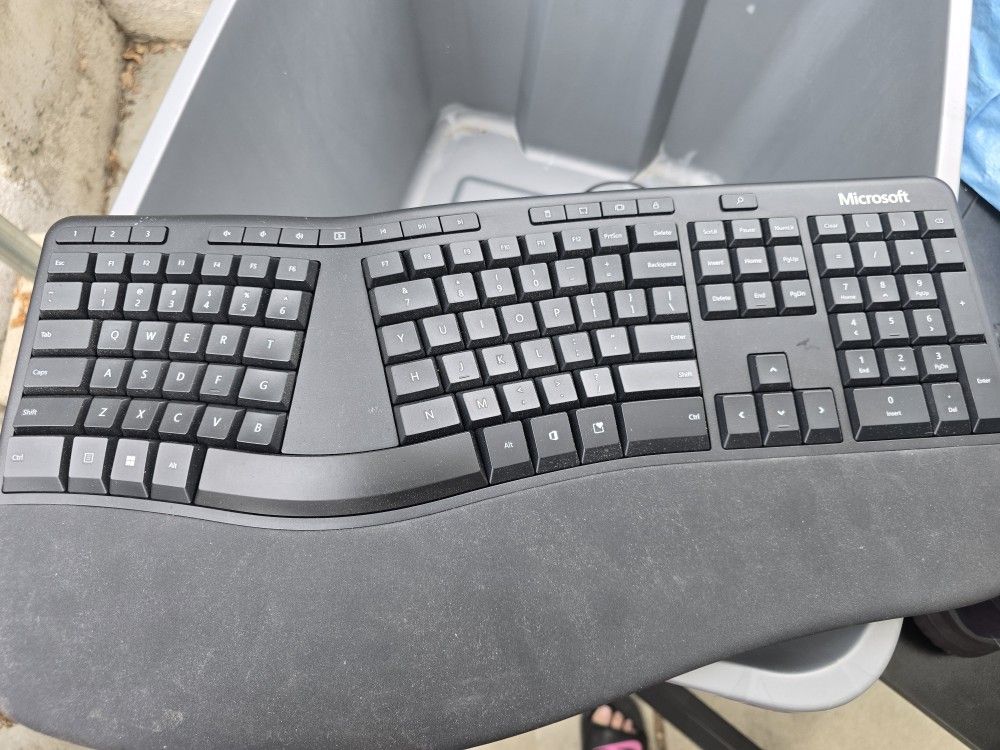 Microsoft ergonomic corded keyboard