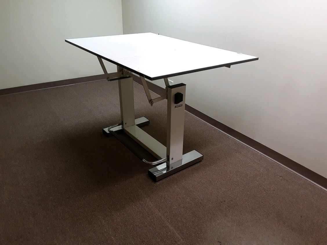 Leonar Neolt Drafting Table Italy (Used) for Sale in Carol Stream, IL