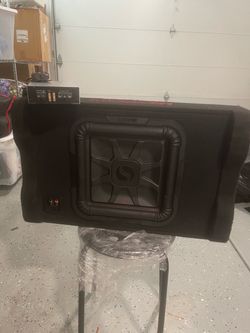 12” Kicker downfiring sub with amp and bass dial