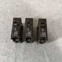Siemens 30 Amp Single-Pole Circuit Breakers (4 pcs) – NEW, Type Q130