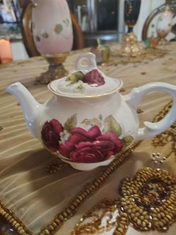 Porcelain Teapot with Rose Floral Design