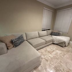  Sectional Couch 