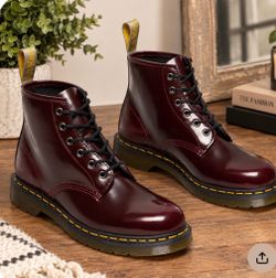 Dr. Martens 1460 burgundy boots #drmartens #combat size 7 used once