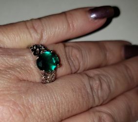 Beautiful Green Crystal (?) 925 SS ring