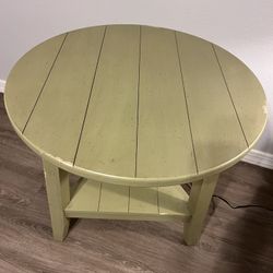 Broyhill Painter’s Shed Cricket Lamp Table
