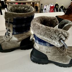 UGGS Boy Size Butte Boot