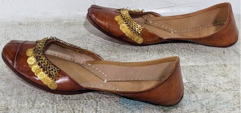 Womens Genuine Leather Embellished Punjabi Jutti Size 7