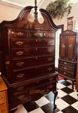 Vintage 1976 Stratton Furniture Co. Chippendale Style Highboy Chest.