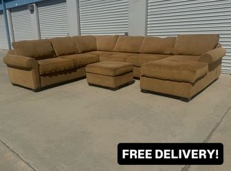 FREE DELIVERY || Macy’s Large 3Pc Sectional Couch