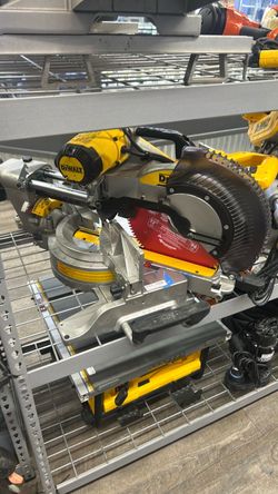 DEWALT 12-Inch Sliding Compound Miter Saw