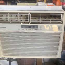Frigidaire Window Electric Air Conditioner 