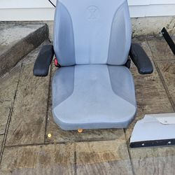 Xmark mower seat