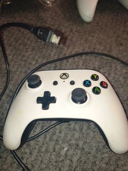 White Xbox Wired Controller
