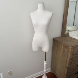 Like New Dress Form/ Lingerie Mannequin