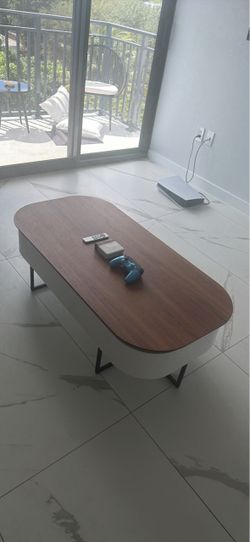 City furniture coffee table