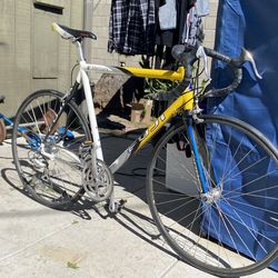 61 cm Fuji Mercury road bike