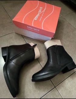 Women New  Boots size 7.5