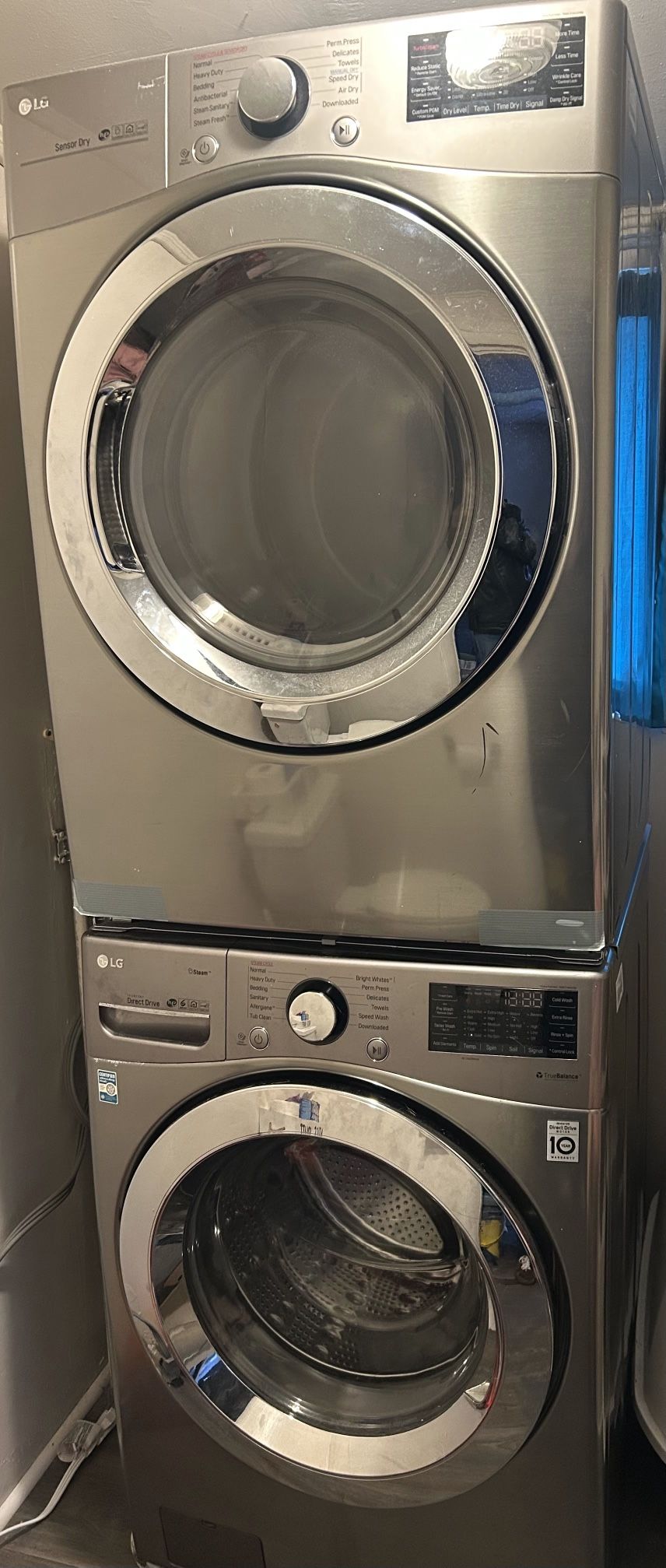 LG Washer and dryer combo