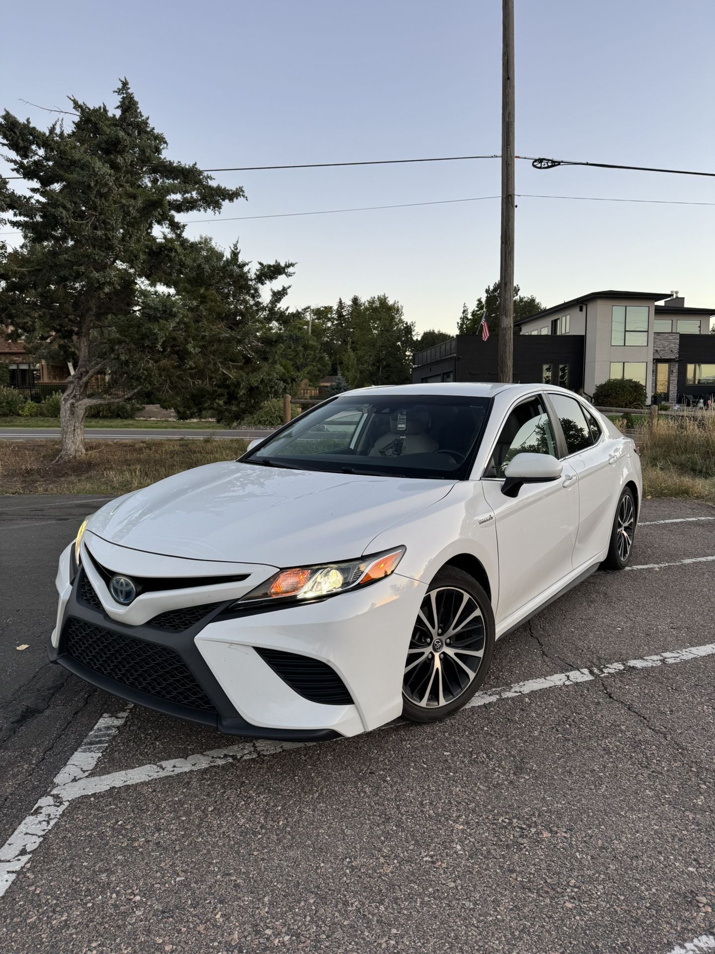 2019 Toyota Camry Hybrid