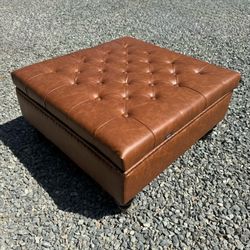 NEW VEVOR 31in PU Leather Square Ottoman w/ Storage Space & Wheels