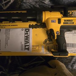 Dewalt Caulk Gun