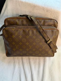 Auth Louis Vuitton Nile Crossbody Bag