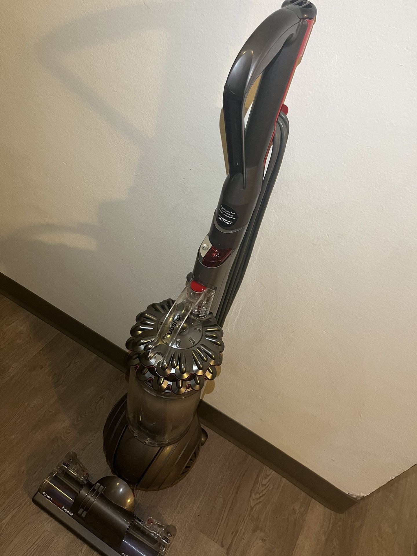 Dyson Cinetic Big Ball Animal Allergy Vaccum (Nickel)