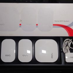 eero Home Wi-Fi 5 Gigabit Mesh System (1 eero / 2 Beacons)

