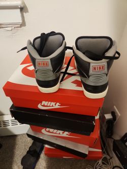 Nike High-Top Sneakers Black and Grey jordan 2s