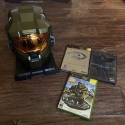 Legendary Halo 3 Limited Collector's Edition Master Chief Helmet & Stand + GAME