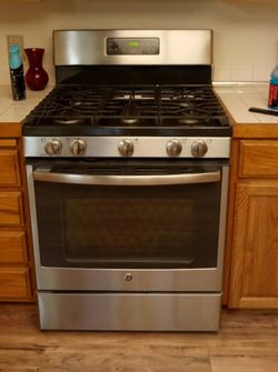 GE Stainless Steel Gas Range